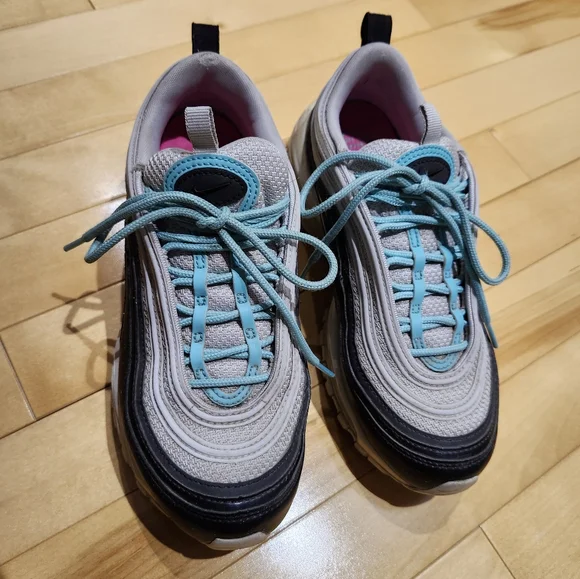 Nike running shoes - Picture 3 of 9